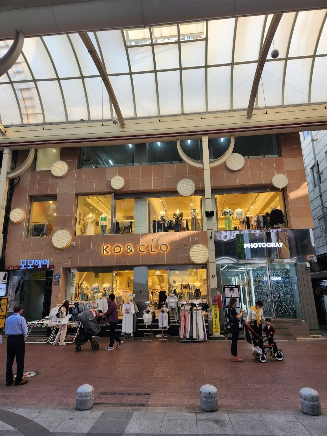 KO&CLO in Ulsan — a two-storey store under a covered shopping arcade